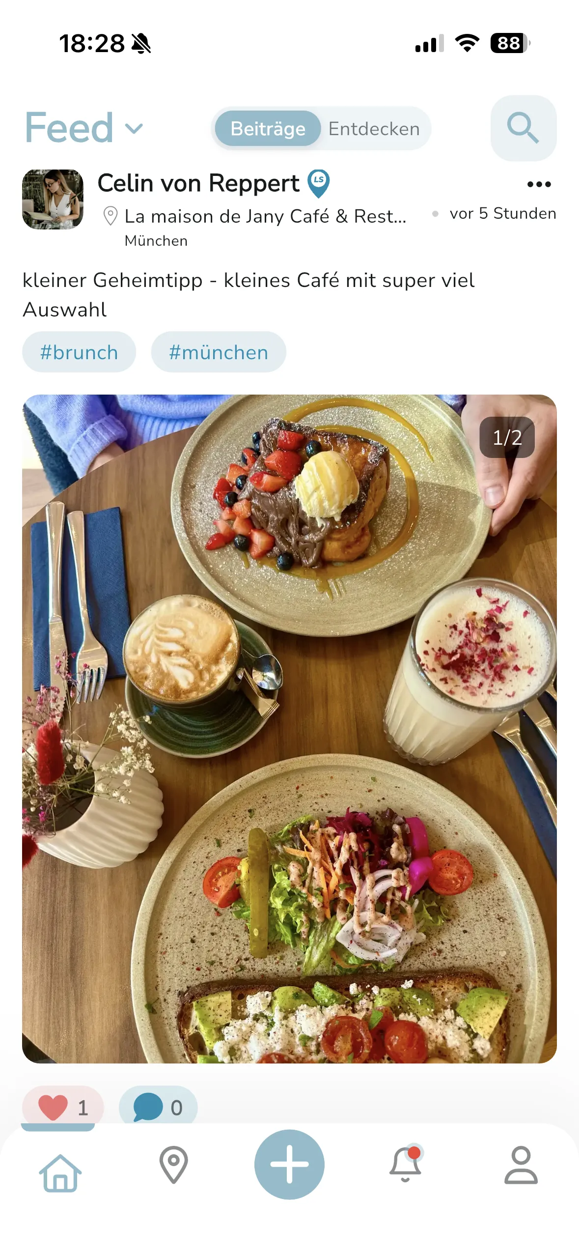 Localee Feed „Beiträge“: Celin empfiehlt ein Café in München, mit Foto und Hashtags